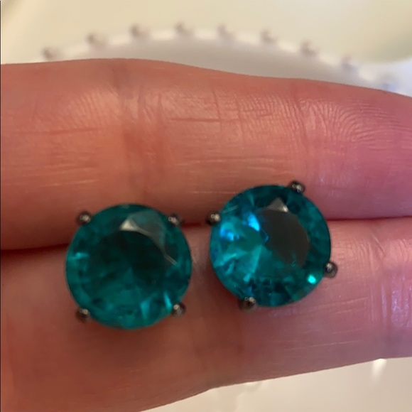 Blue stud earrings - Picture 3 of 8